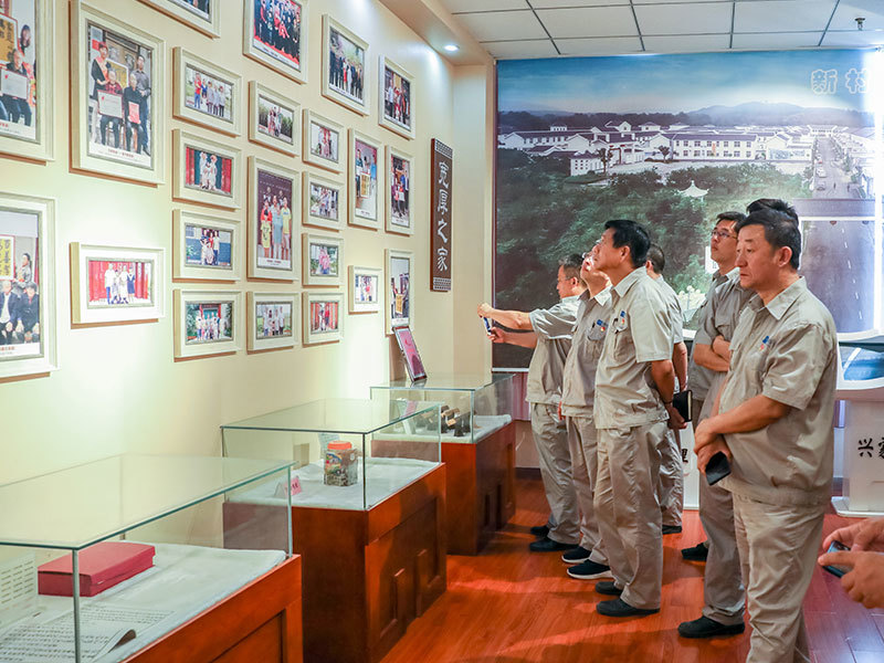 参观市党校《家风家训》展览馆