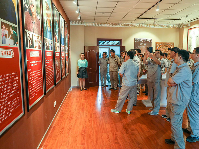 参观市党校《家风家训》展览馆